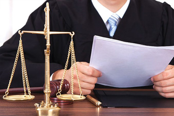 Khởi kiện lên tòa án nhân dân để giải quyết tranh chấp