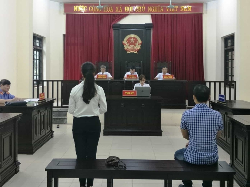 Không được vắng mặt trong phiên tòa thuận tình ly hôn nếu không có lý do chính đáng