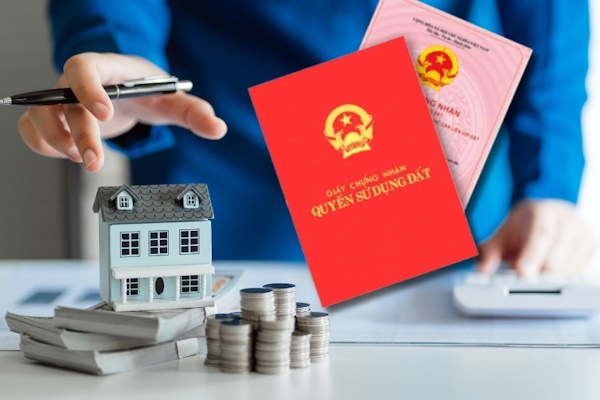 Cần đóng thuế phí khi sang tên sổ đỏ của bố mẹ đã mất cho con theo quy định