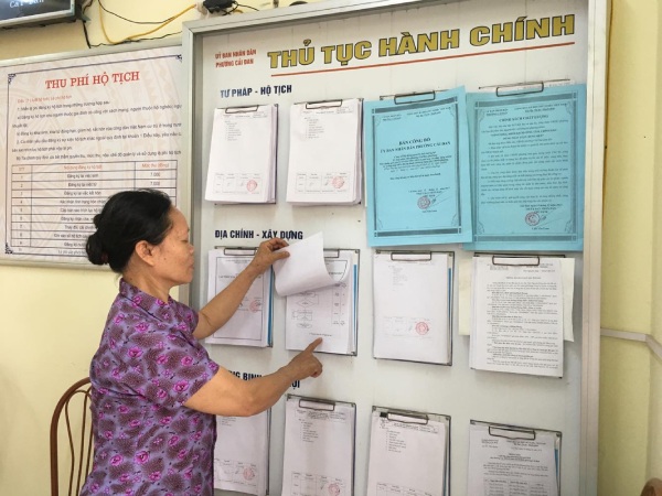 Ủy ban nhân dân xã niêm yết việc thủ lý văn bản khai nhận di sản thừa kế