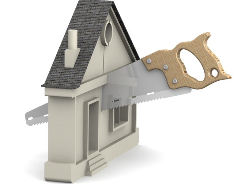 Nếu có sự đóng góp trong quá trình hình thành tài sản riêng, bên còn lại có quyền yêu cầu chia phần tương ứng