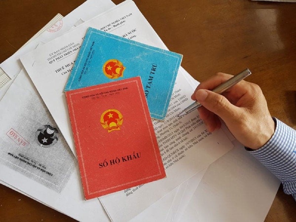 Thủ tục bố mẹ cho tặng nhà đất cho con phải được văn bản hóa và xác nhận bởi các cơ quan có thẩm quyền