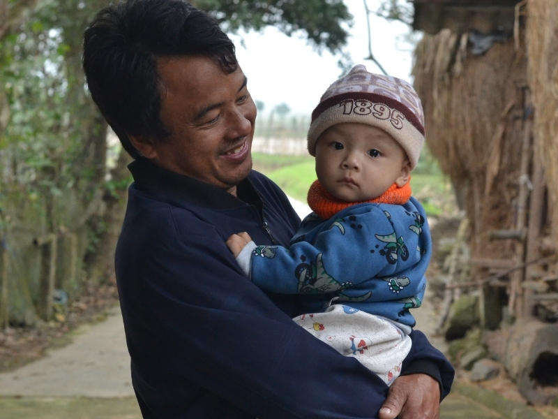 Cha có quyền nhận lại con để thực hiện đầy đủ quyền, nghĩa vụ đối với con