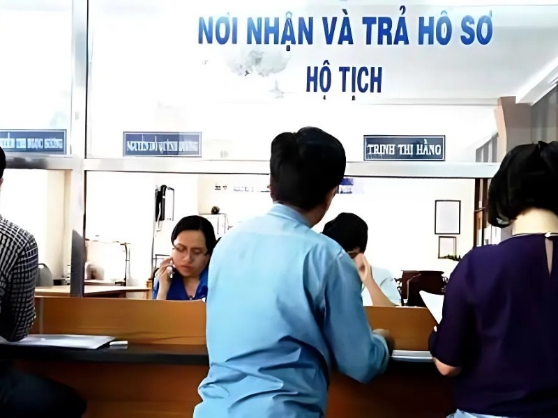 Thông thường, hồ sơ đăng ký nhận cha con sẽ được nộp tại UBND cấp xã hoặc phường