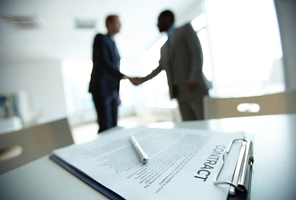 Nếu công ty liên kết gặp vấn đề về tài chính, hoạt động kém hiệu quả cũng ảnh hưởng đến công ty đầu tư